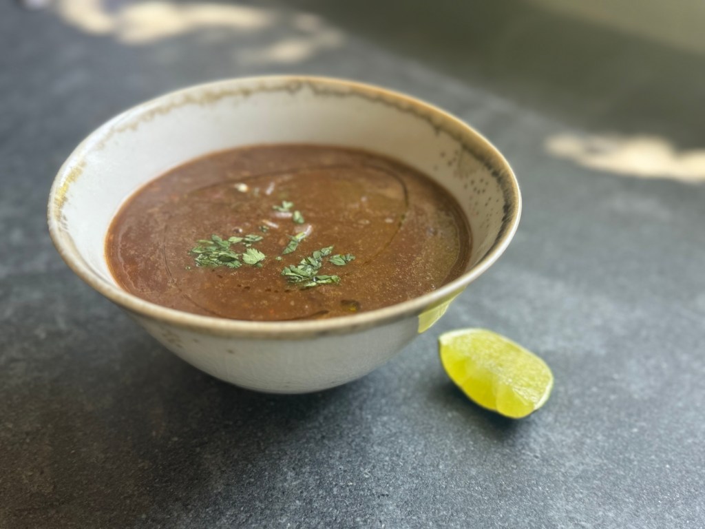 מרק שעועית שחורה