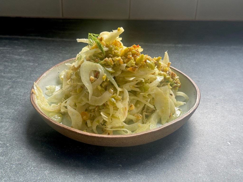 סלט שומר, אגוזים וזיתים