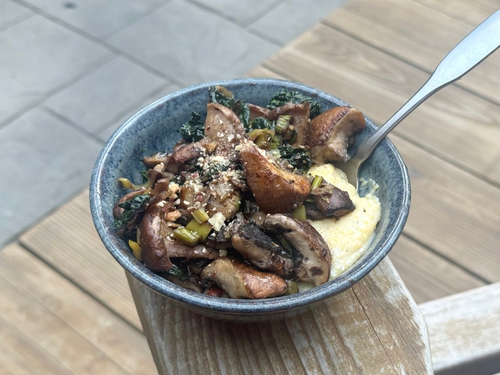 פולנטה פטריות וצנוברים